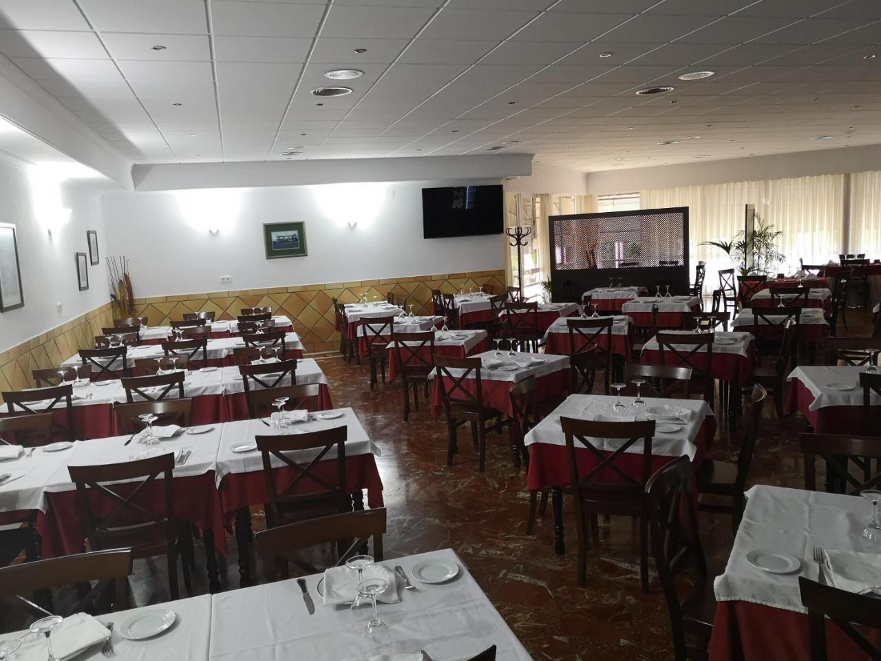 Hotel Santa Ana La Carlota Kültér fotó